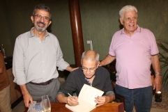 Auditor-Fiscal aposentado, Marcio Fernandes, lança o seu 1º livro de crônicas