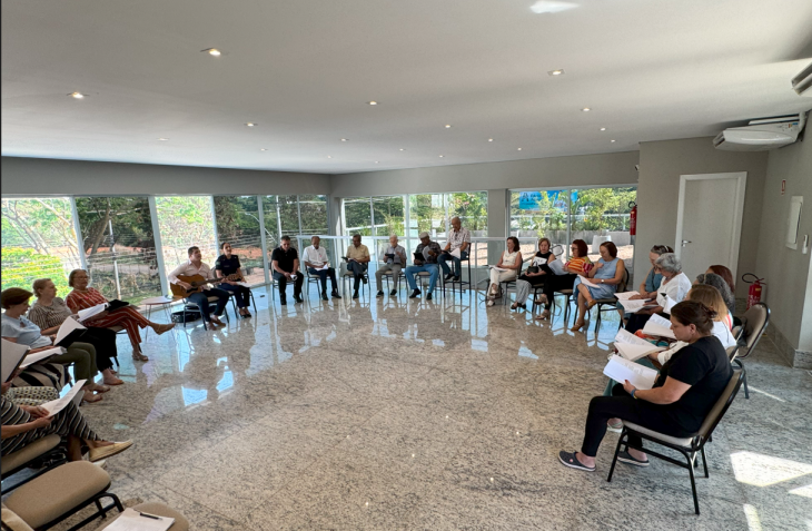 Coral Terapêutico da Affego visita a nova sede do Sindifisco-GO