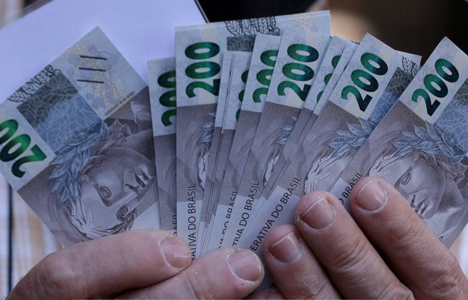 A partir de 3 de agosto, empresas devem emitir notas fiscais com informações da reforma tributária