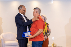 Auditor-fiscal recém-aposentado, homenageado no 4º EAF, se emociona em depoimento de agradecimento